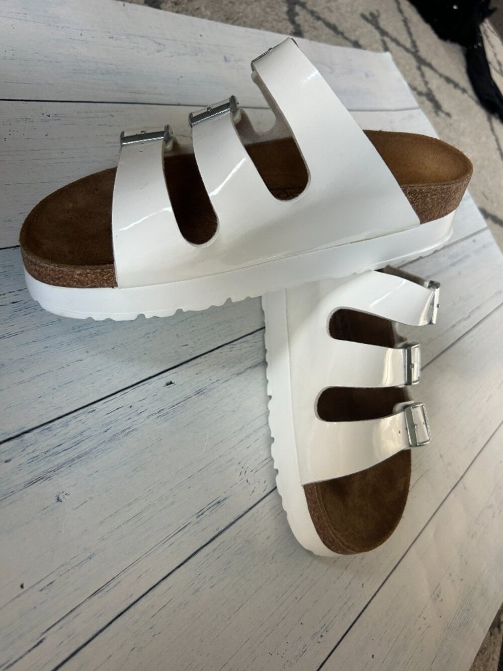 new PAPILLIO BY BIRKENSTOCK white buckle platform sandals ladies 9